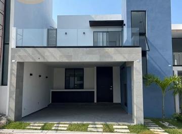 Casa · 168m² · 3 Recámaras · 2 Estacionamientos · Casa en Venta en Frac. Lomas del Dorado