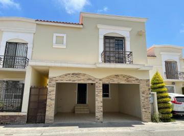 Casa · 3 Recámaras · Casa en Venta con Alberca Privada - (4)