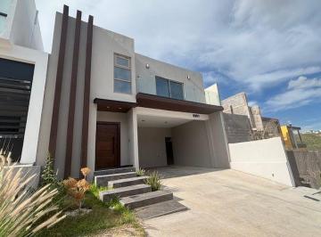 Casa de 3 habitaciones, Chihuahua · ¡Casa en Venta – Bosques del Valle, Completamente equipada!¡Tu Nuevo Hogar Te Está Esperando!