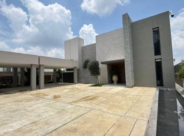 Casa de 4 habitaciones, León · Casa de Lujo en Renta en El Bosque Country Club