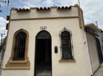 Casa · 114m² · 2 Recámaras · 2 Estacionamientos · Casa en Venta Colonia Industrial, Monterrey, Nuevo León