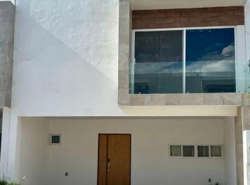 Casa en condominio · 3 Recámaras · 2 Estacionamientos · PH - Jesús María