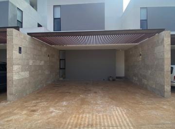 Casa de 2 habitaciones, Mérida · Townhouse Semi - Amueblado, de 2 Recámaras, de 2 Pisos y Roof Top, en Temozón.