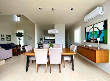 Casa de 3 habitaciones, Mérida · Casa Al Norte de Mérida con Doble Altura