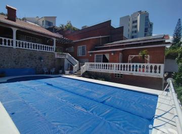 Casa · 530m² · 7 Recámaras · 2 Estacionamientos · Casa Sola, Zona Norte, Lomas de La Pradera, Cuernavaca, Morelos