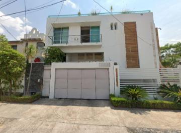Casa de 4 habitaciones, San Pedro Tlaquepaque · ¡Hermosa y Gran Propiedad en Remate Bancario!