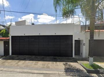 Casa de 4 habitaciones, Zapopan · Venta de Casa en Fracc Jardines Vallarta ¡Excelente Oportunidad de Inversiòn Recueperaciòn Hipoteca!