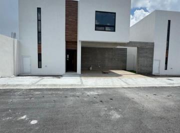 Casa de 3 habitaciones, Saltillo · Se Renta Casa con o Sin Muebles Al Norte