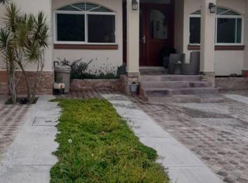 Casa en Venta de 3 habitaciones  · Casa en Venta de un Nivel, en Cumbres del Cimatario