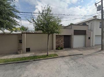 Casa de 4 habitaciones, Monclova · ¡Hermosa y Excelente Propiedad en Remate Bancario!