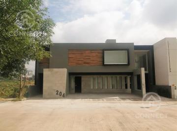 Casa · 550m² · 4 Recámaras · 4 Estacionamientos · Venta Casa Cañada del Refugio Sur con Vista Leon Gto