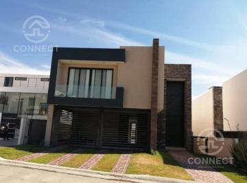 Casa · 500m² · 3 Recámaras · 4 Estacionamientos · Venta Casa El Molino Club de Golf Leon Gto