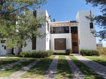 Casa de 3 habitaciones, León · Casa en Venta La Campiña Cluster V en León Guanajuato