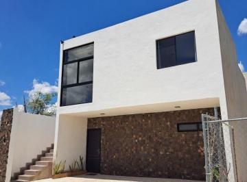Casa de 3 habitaciones, Mérida · Casa en Esquina en Temozón Norte
