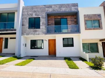 Casa · 248m² · 4 Recámaras · 2 Estacionamientos · Hermosa Casa a Estrenar en Valle Imperial, Coto Imperio Maya