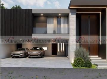 Casa · 374m² · 3 Recámaras · 3 Estacionamientos · Casa en Venta en Santiago