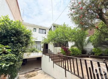 Casa · 343m² · 3 Recámaras · 4 Estacionamientos · Se Vende Casa en Pedregal de Santa Ursula a Unos Pasos del Estadio Azteca