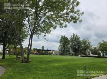 Terreno / Lote · 700m² · Lote Residencial Colinda con Cañada y a Unos Paso de Área Verde en El Campanario