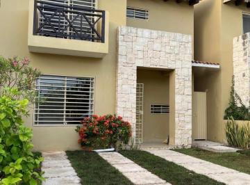 Casa · 221m² · 3 Recámaras · 2 Estacionamientos · Casa - Playa del Carmen