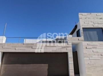 Casa de 2 habitaciones, Saltillo · Moderna Residencia en Jardines del Campestre