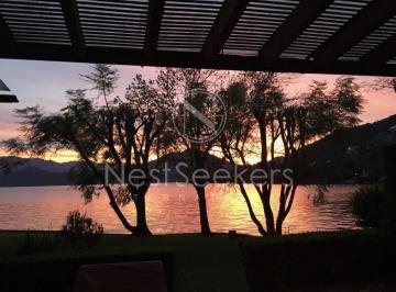 Casa en condominio de 4 habitaciones, Valle de Bravo · Casa en Venta en Condominio con Vista y Acceso Al Lago