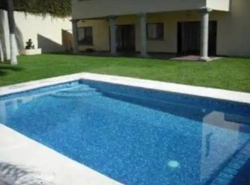 Casa de 4 habitaciones, Cuernavaca · Bonita Casa Dentro de Privada de 6 Casas con Portón Eléctrico