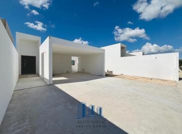 Casa · 375m² · 4 Recámaras · 4 Estacionamientos · Casa de Una Planta en Venta con 4 Habitaciones y Cuarto de Servicio en Dzitya
