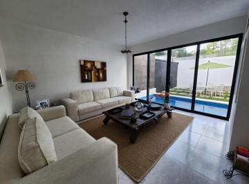 Casa · 220m² · 4 Recámaras · 2 Estacionamientos · Casa en Fraccionamiento en La Pradera Cuernavaca - Maz - 2425 - Fr