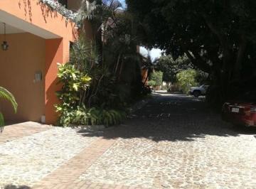 Casa de 4 habitaciones, Cuernavaca · Amplia Residencia Dentro de Condominio de 14 Casas con Doble Seguridad