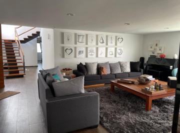 Casa · 497m² · 4 Recámaras · 3 Estacionamientos · Casa Remodelada en Venta en La Colonia Florida