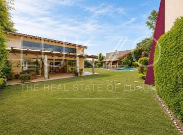 Casa de 5 habitaciones, Tepoztlán · Casa en Venta en Valle de Atongo, Tepoztlán