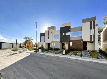 Casa · 120m² · 3 Recámaras · 2 Estacionamientos · Casa en Venta en Condominio.
