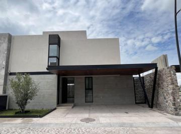 Casa de 4 habitaciones, Querétaro · Casa Valencia - Lomas del Campanario Norte