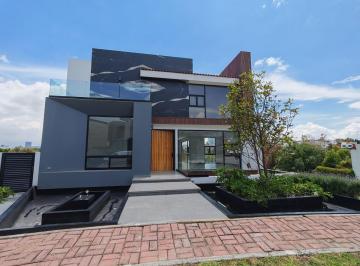 Casa en condominio · 493m² · 3 Recámaras · 3 Estacionamientos · Casa en Venta en La Vista Country Club, Puebla