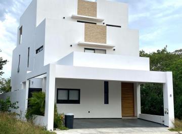 Casa · 450m² · 5 Recámaras · 3 Estacionamientos · Casa - Residencial Río