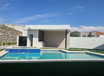 Casa de 3 habitaciones, Juárez · Se Vende Casa de 1 Piso con Alberca Fracc. Quintas del Solar