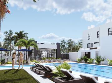 Casa · 143m² · 3 Recámaras · 2 Estacionamientos · Casa en Venta en Cancun 3 Habitaciones con Alberca Gym Salón de Eventos Asadores y Jacuzzi Roi