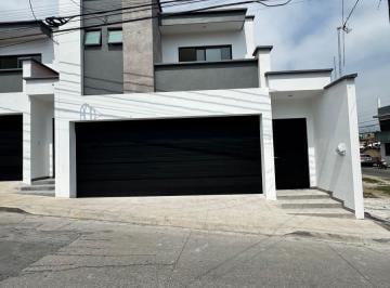 Casa de 3 habitaciones, Orizaba · Casa en Venta Excelente Ubicación