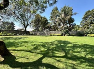 Casa · 1800m² · 4 Recámaras · 4 Estacionamientos · Exclusiva Residencia en Avándaro: Naturaleza, Lujo y Ubicación Estratégica