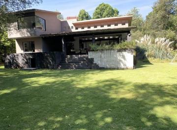 Casa en condominio · 320m² · 4 Recámaras · 4 Estacionamientos · Casa en El Campo en Fraccionamiento con Amenidades de Lujo Valle de Bravo