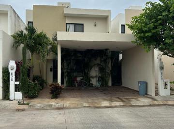 Casa de 4 habitaciones, Mérida · Casa en Venta de 4 Recámaras en Mérida