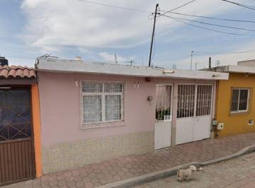 Casa de 3 habitaciones, Querétaro · Casa en Venta en Sta Monica, Santiago de Querataro.