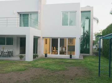 Casa · 609m² · 3 Recámaras · 4 Estacionamientos · Casa en Venta en Fracc Campestre