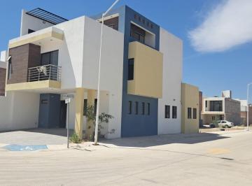 Casa · 260ha · 4 Recámaras · 2 Estacionamientos · Casa en Venta Ramblas Los Cabos, Arenales