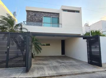 Casa · 207m² · 3 Recámaras · 2 Estacionamientos · Venta de Casa en Montebello Merida Yucatan