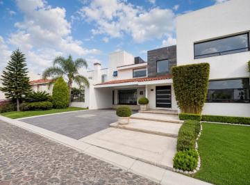 Casa de 4 habitaciones, Querétaro · Casa 650 m² con 4 Recámaras en Venta y Renta, El Campanario