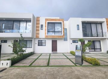 Casa en condominio · 122m² · 3 Recámaras · 2 Estacionamientos · Estrena Casa con Los Mejores Acabados en Los Robles, San Isidro Juriquilla!