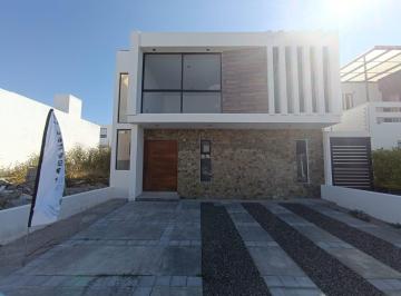 Casa en condominio · 235m² · 3 Recámaras · 2 Estacionamientos · Casa en Venta en Grand Juriquilla con Excelentes Espacios