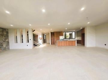 Casa en condominio de 4 habitaciones, Querétaro · Espectacular Residencia de 3 Niveles en Venta en El Condominio Cantera, Altozano️