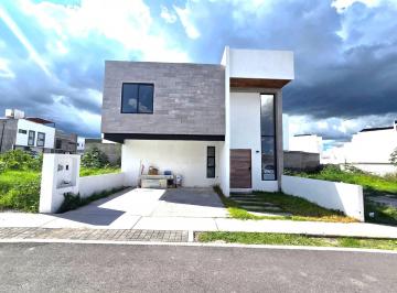Casa en condominio · 180m² · 3 Recámaras · 2 Estacionamientos · Estrena Amplia y Hermosa Casa en San Isidro Juriquilla, Querétaro!